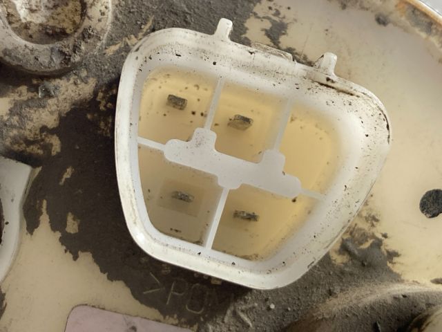 bontott TOYOTA COROLLA Üzemanyag Szivattyú