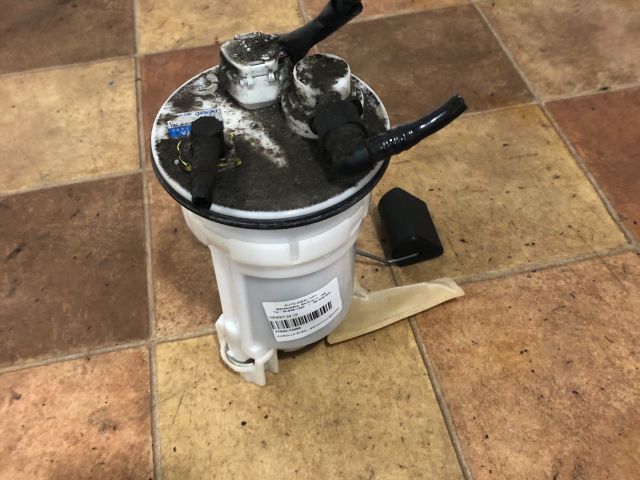 bontott TOYOTA COROLLA Üzemanyag Szivattyú