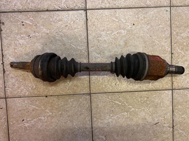 bontott TOYOTA COROLLA Bal Féltengely