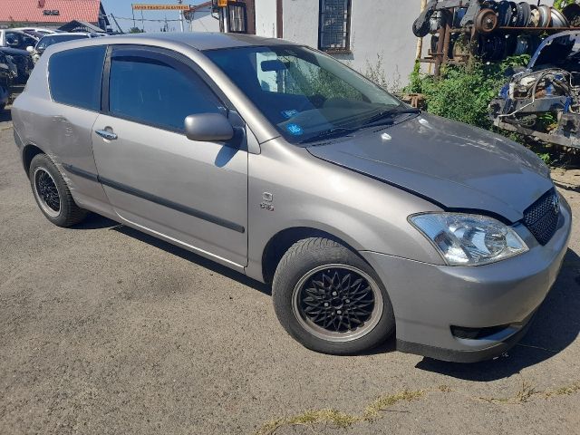 bontott TOYOTA COROLLA Biztosítéktábla Motortér