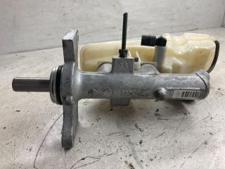 bontott TOYOTA COROLLA Főfékhenger