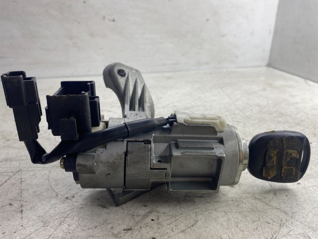 bontott TOYOTA COROLLA Gyújtáskapcsoló