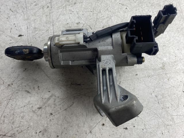 bontott TOYOTA COROLLA Gyújtáskapcsoló