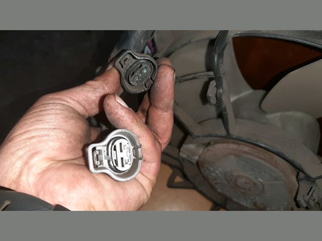 bontott TOYOTA COROLLA Hűtőventilátor