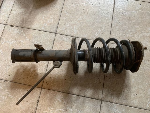 bontott TOYOTA COROLLA Jobb első Gólyaláb (Lengécsillapító, Rugó)