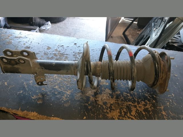 bontott TOYOTA COROLLA Jobb első Gólyaláb (Lengécsillapító, Rugó)