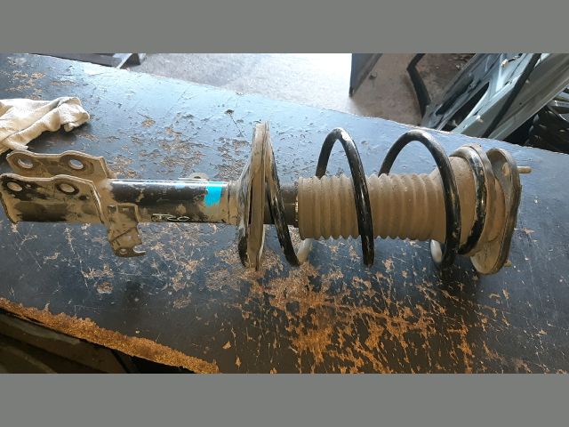 bontott TOYOTA COROLLA Jobb első Gólyaláb (Lengécsillapító, Rugó)