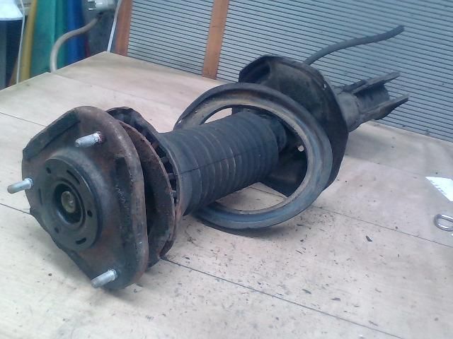 bontott TOYOTA COROLLA Jobb első Gólyaláb (Lengécsillapító, Rugó)