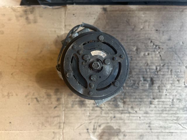 bontott TOYOTA COROLLA Klímakompresszor