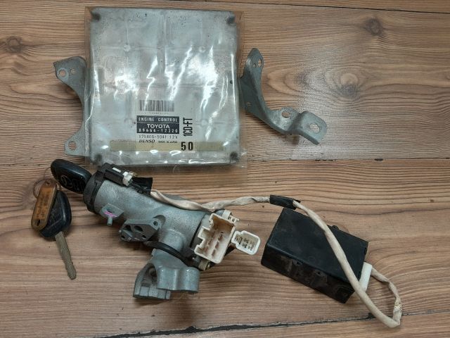 bontott TOYOTA COROLLA Motorvezérlő