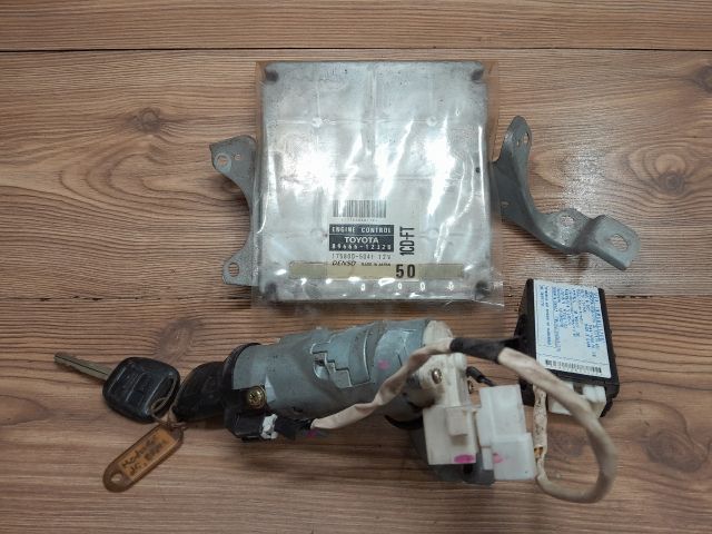bontott TOYOTA COROLLA Motorvezérlő