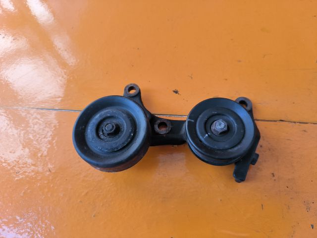 bontott TOYOTA COROLLA Szíjfeszítő Görgő