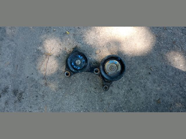 bontott TOYOTA COROLLA Szíjfeszítő Görgő