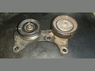 bontott TOYOTA COROLLA Szíjfeszítő Görgő