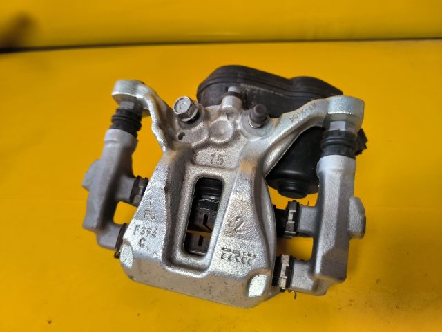 bontott TOYOTA COROLLA Jobb hátsó Féknyereg Munkahengerrel