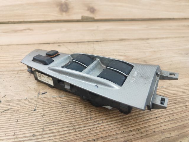 bontott TOYOTA COROLLA Ablakemelő Kapcsoló Négyes / Kettes