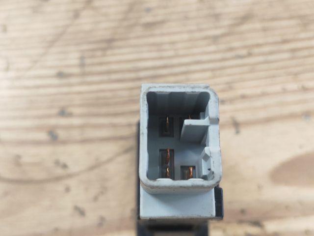 bontott TOYOTA COROLLA Ablakfűtés Kapcsoló