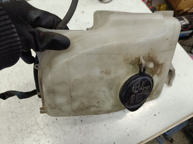 bontott TOYOTA COROLLA Ablakmosó Tartály