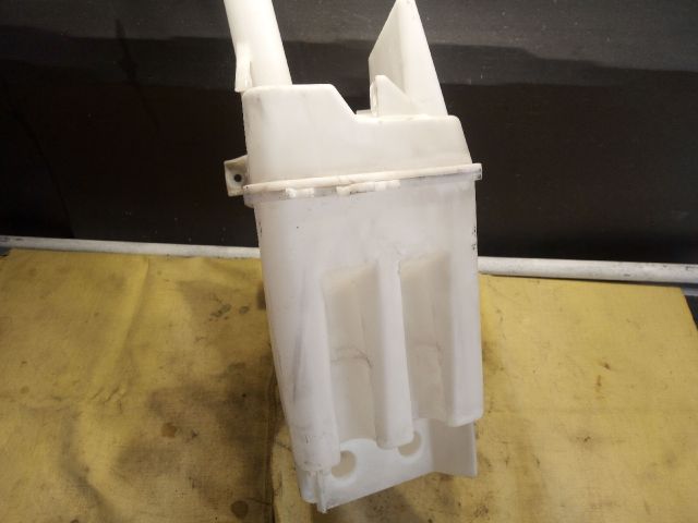 bontott TOYOTA COROLLA Ablakmosó Tartály