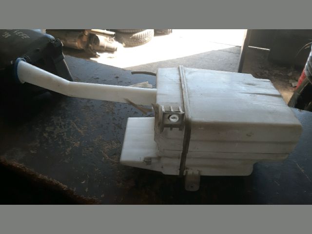 bontott TOYOTA COROLLA Ablakmosó Tartály