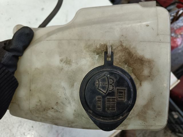 bontott TOYOTA COROLLA Ablakmosó Tartály