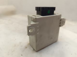 bontott TOYOTA COROLLA Ablaktörlő Relé