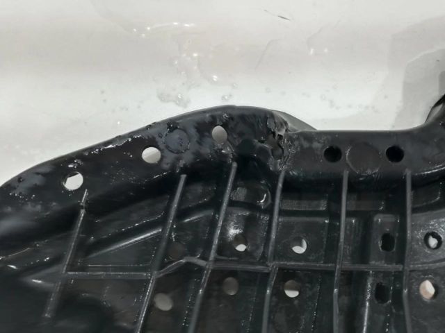 bontott TOYOTA COROLLA Alsó Hűtőburkolat