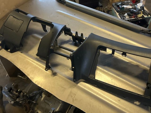 bontott TOYOTA COROLLA Alsó Műszerfal Burkolat