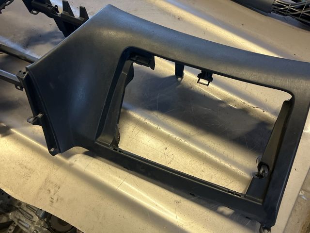 bontott TOYOTA COROLLA Alsó Műszerfal Burkolat