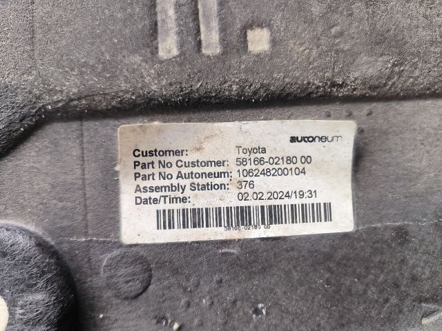 bontott TOYOTA COROLLA Alsó Padlólemez Burkolat