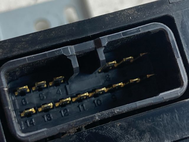 bontott TOYOTA COROLLA Antenna Erősítő