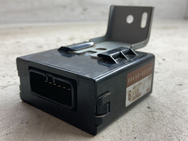 bontott TOYOTA COROLLA Antenna Erősítő