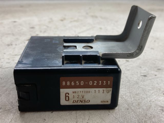 bontott TOYOTA COROLLA Antenna Erősítő