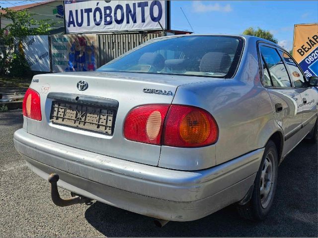 bontott TOYOTA COROLLA Bal Belső Hátsó Lámpa