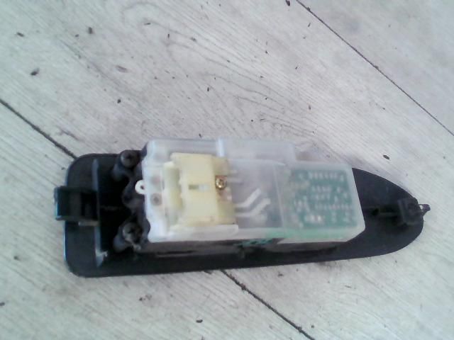 bontott TOYOTA COROLLA Bal első Ablakemelő Kapcsoló