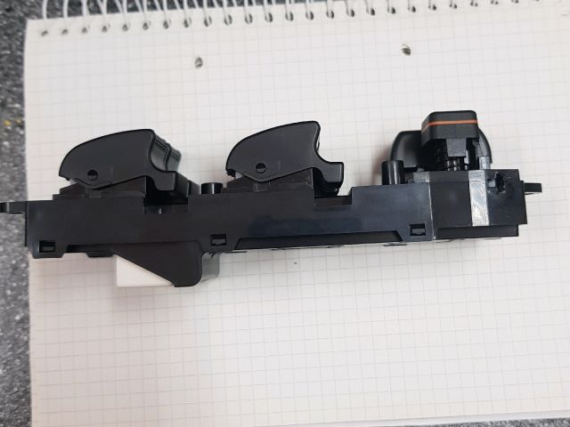 bontott TOYOTA COROLLA Bal első Ablakemelő Kapcsoló