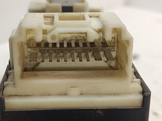 bontott TOYOTA COROLLA Bal első Ablakemelő Kapcsoló