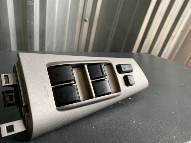 bontott TOYOTA COROLLA Bal első Ablakemelő Kapcsoló