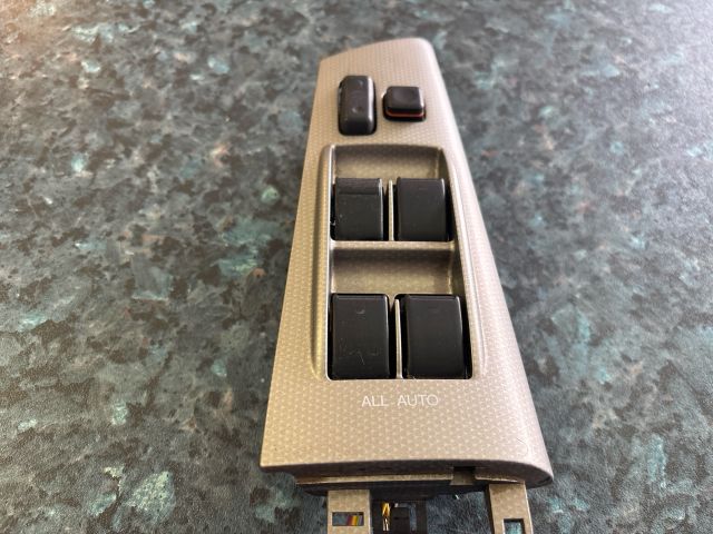 bontott TOYOTA COROLLA Bal első Ablakemelő Kapcsoló