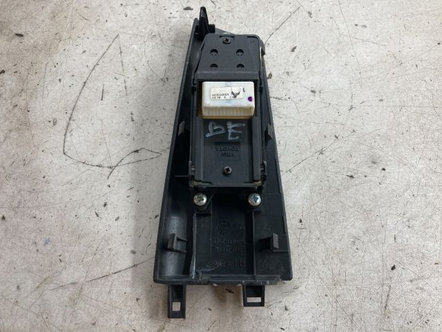 bontott TOYOTA COROLLA Bal első Ablakemelő Kapcsoló