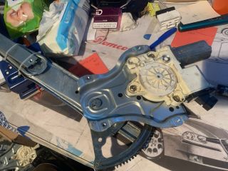 bontott TOYOTA COROLLA Bal első Ablakemelő Szerkezet (Elektromos)