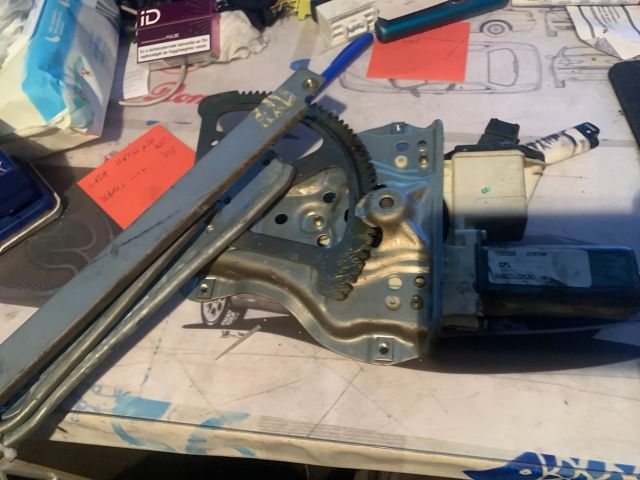 bontott TOYOTA COROLLA Bal első Ablakemelő Szerkezet (Elektromos)