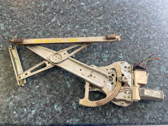 bontott TOYOTA COROLLA Bal első Ablakemelő Szerkezet (Elektromos)