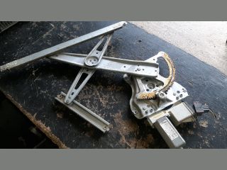 bontott TOYOTA COROLLA Bal első Ablakemelő Szerkezet (Elektromos)