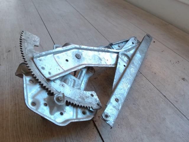 bontott TOYOTA COROLLA Bal első Ablakemelő Szerkezet (Mechanikus)