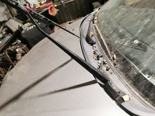 bontott TOYOTA COROLLA Bal első Ablaktörlő Kar