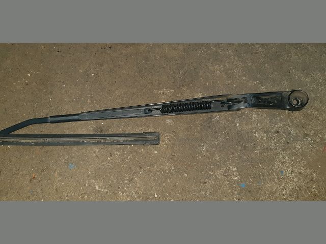 bontott TOYOTA COROLLA Bal első Ablaktörlő Kar