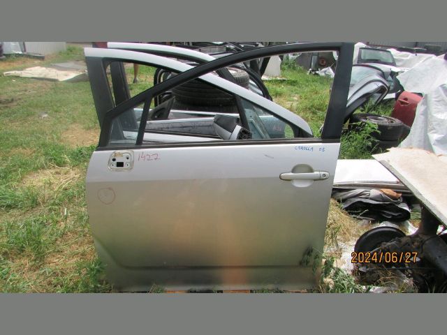 bontott TOYOTA COROLLA Bal első Ajtó (Részeivel)