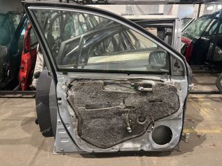 bontott TOYOTA COROLLA Bal első Ajtó (Részeivel)