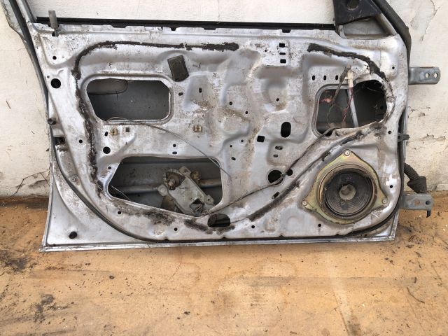 bontott TOYOTA COROLLA Bal első Ajtó (Üres lemez)